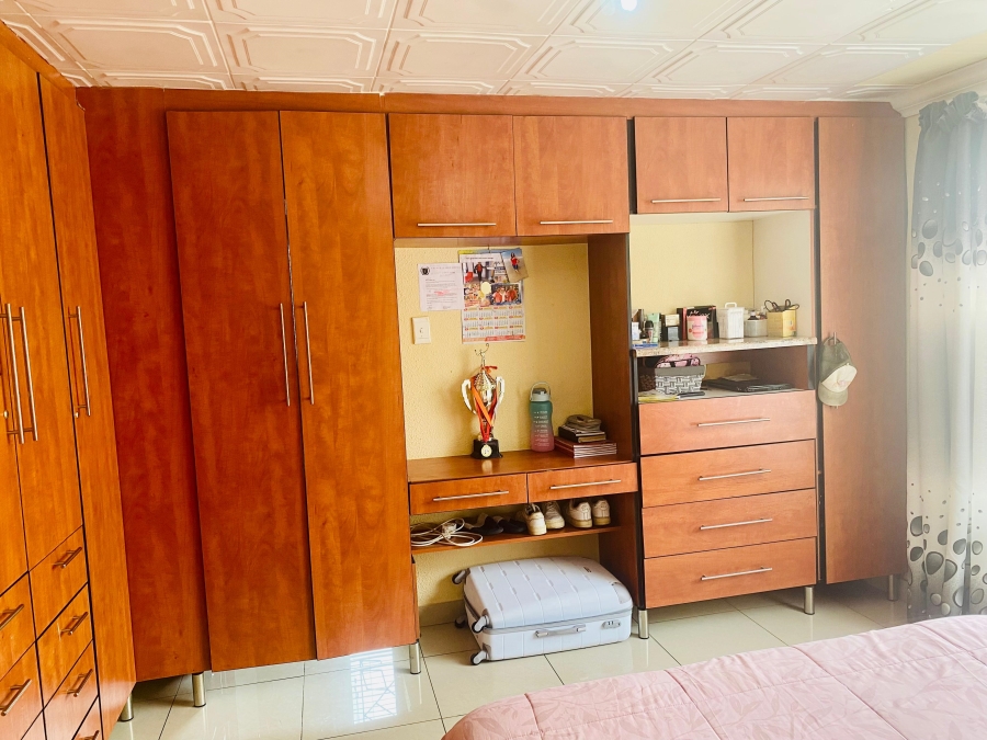 To Let 3 Bedroom Property for Rent in Geelhoutpark North West